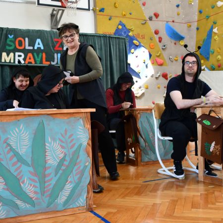 Predstava za otroke in družine: Mravljica Sanja
