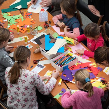 Brezplačna delavnica za družine z otroki: čarobni svet art nouveauja